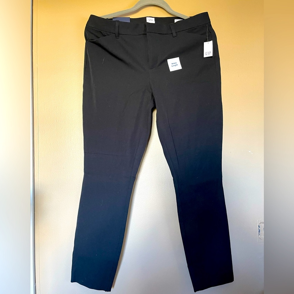 BNWT size 10 women’s black gap skinny ankle length jeans